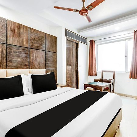 Super Townhouse Arakashan Road Paharganj Formerly Mohan International Ню Делхи Екстериор снимка