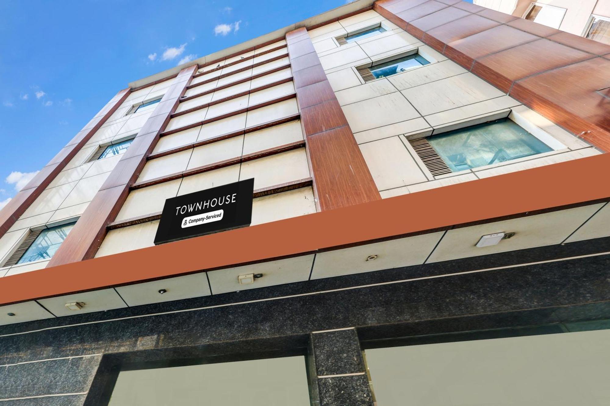 Super Townhouse Arakashan Road Paharganj Formerly Mohan International Ню Делхи Екстериор снимка
