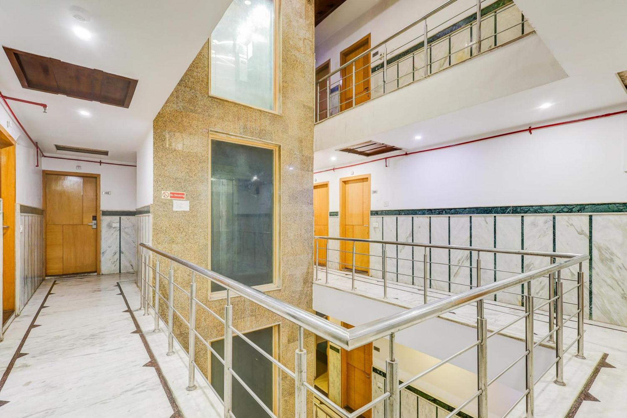 Super Townhouse Arakashan Road Paharganj Formerly Mohan International Ню Делхи Екстериор снимка