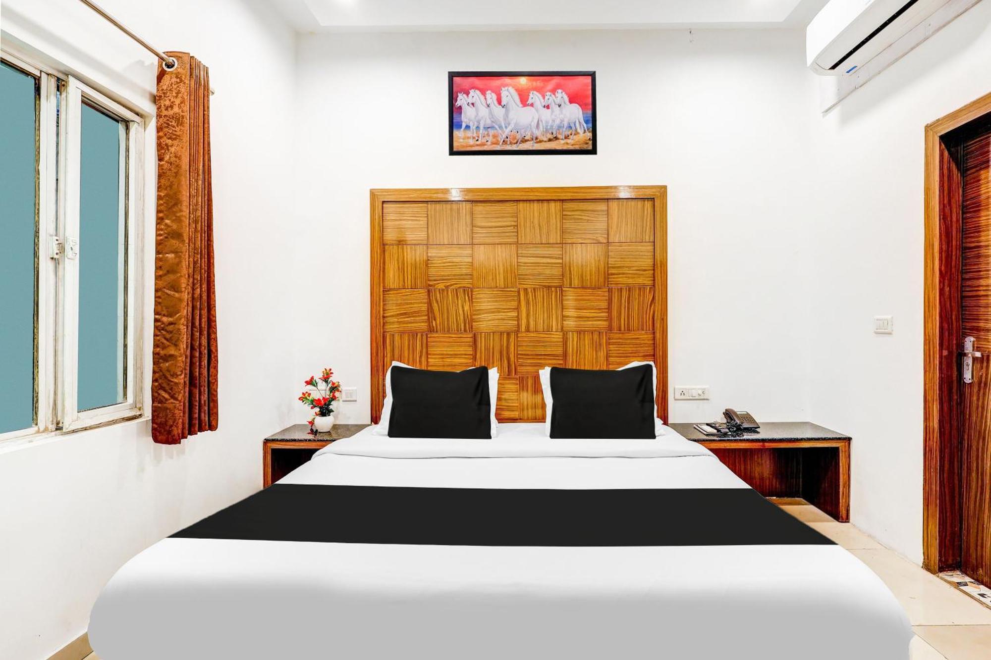 Super Townhouse Arakashan Road Paharganj Formerly Mohan International Ню Делхи Екстериор снимка