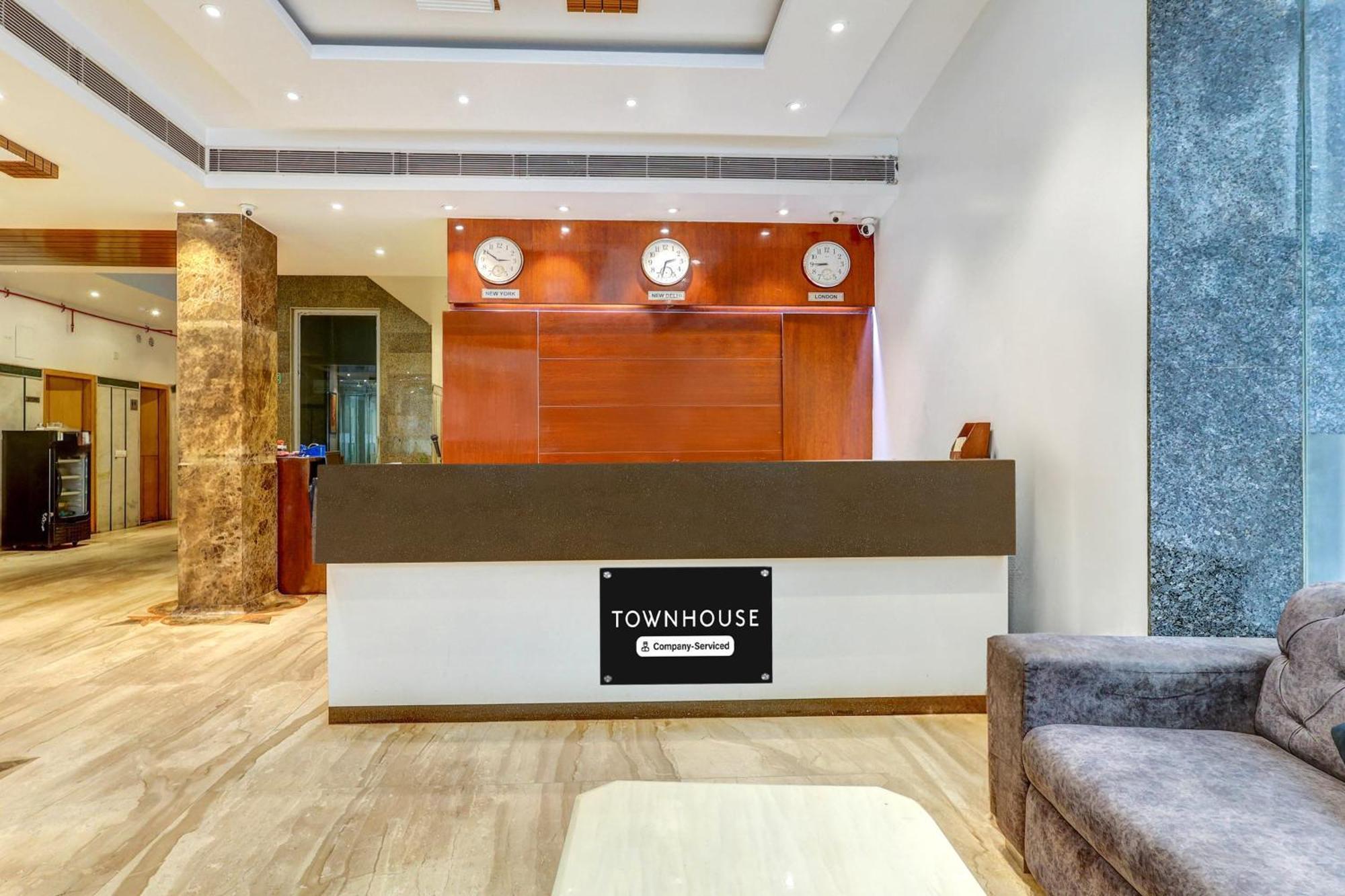 Super Townhouse Arakashan Road Paharganj Formerly Mohan International Ню Делхи Екстериор снимка