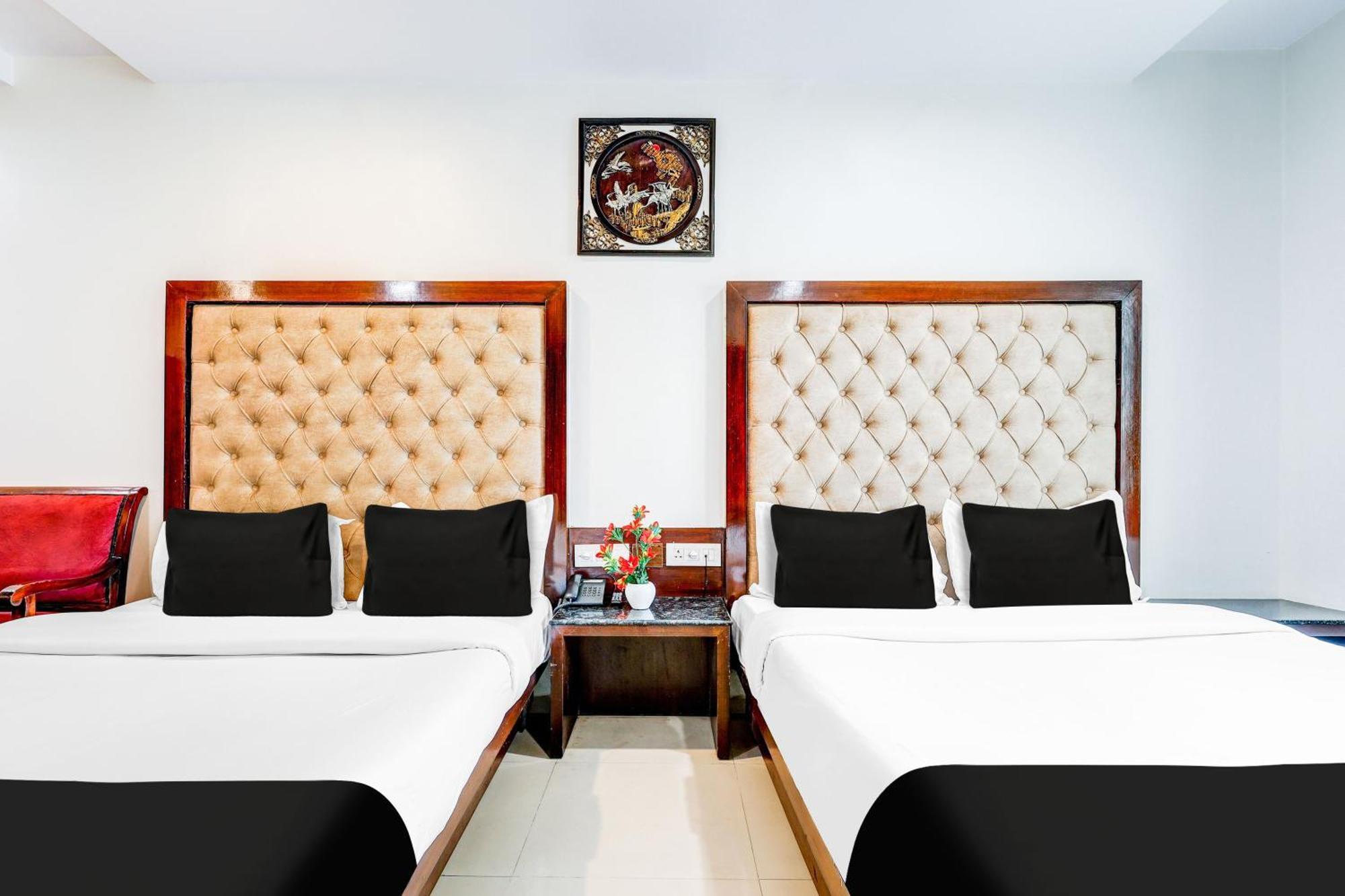 Super Townhouse Arakashan Road Paharganj Formerly Mohan International Ню Делхи Екстериор снимка
