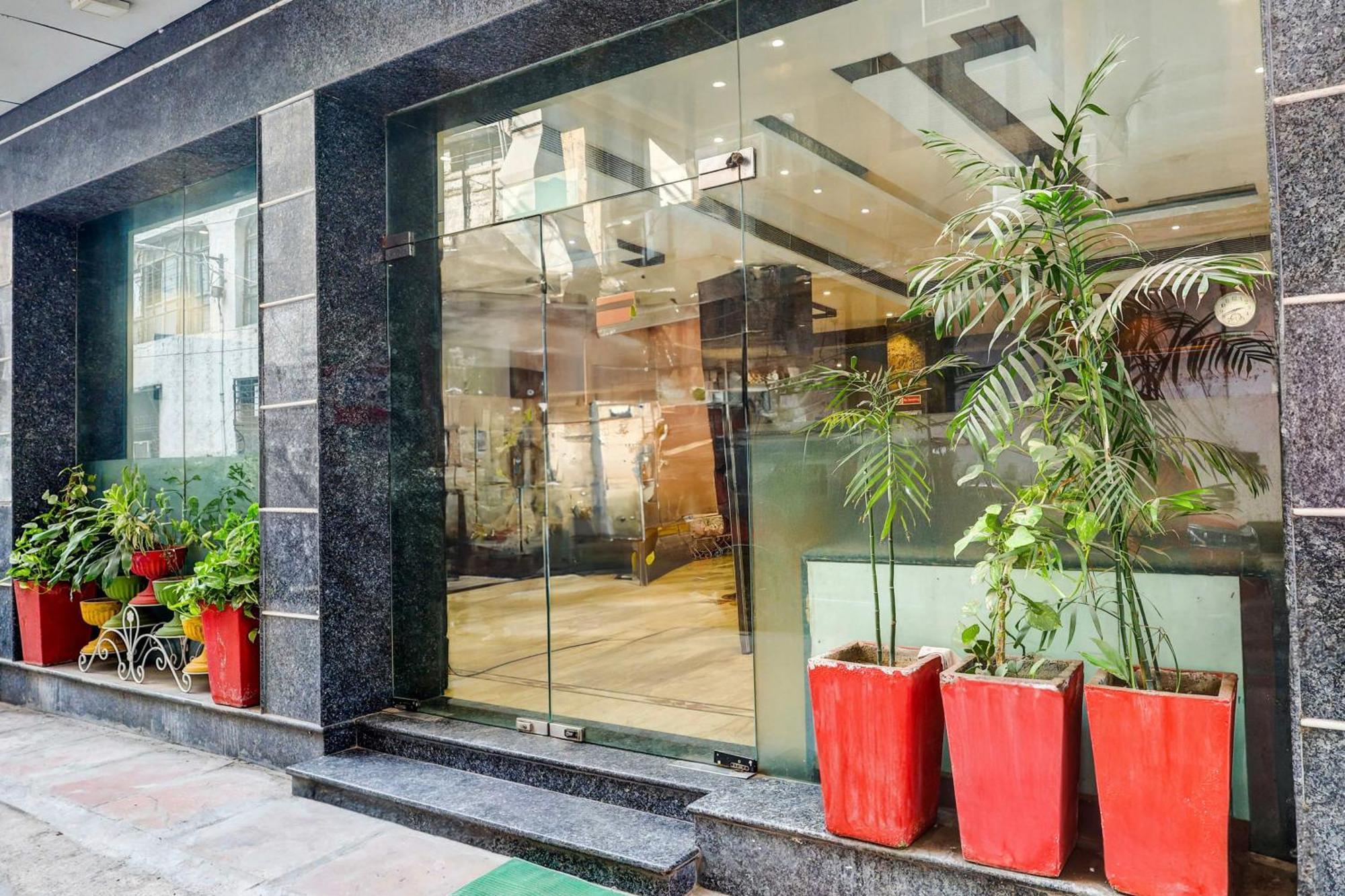 Super Townhouse Arakashan Road Paharganj Formerly Mohan International Ню Делхи Екстериор снимка