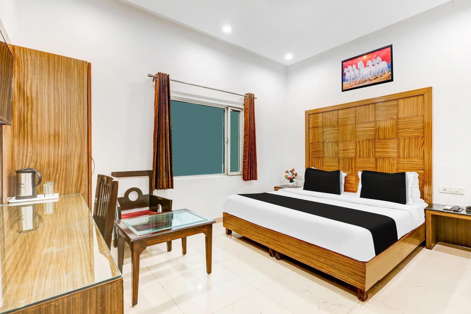 Super Townhouse Arakashan Road Paharganj Formerly Mohan International Ню Делхи Екстериор снимка